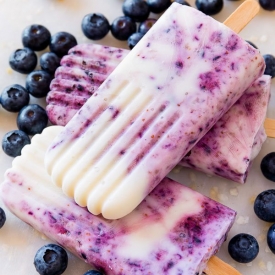 3-ingredient-blueberry-yogurt-popsicles-5